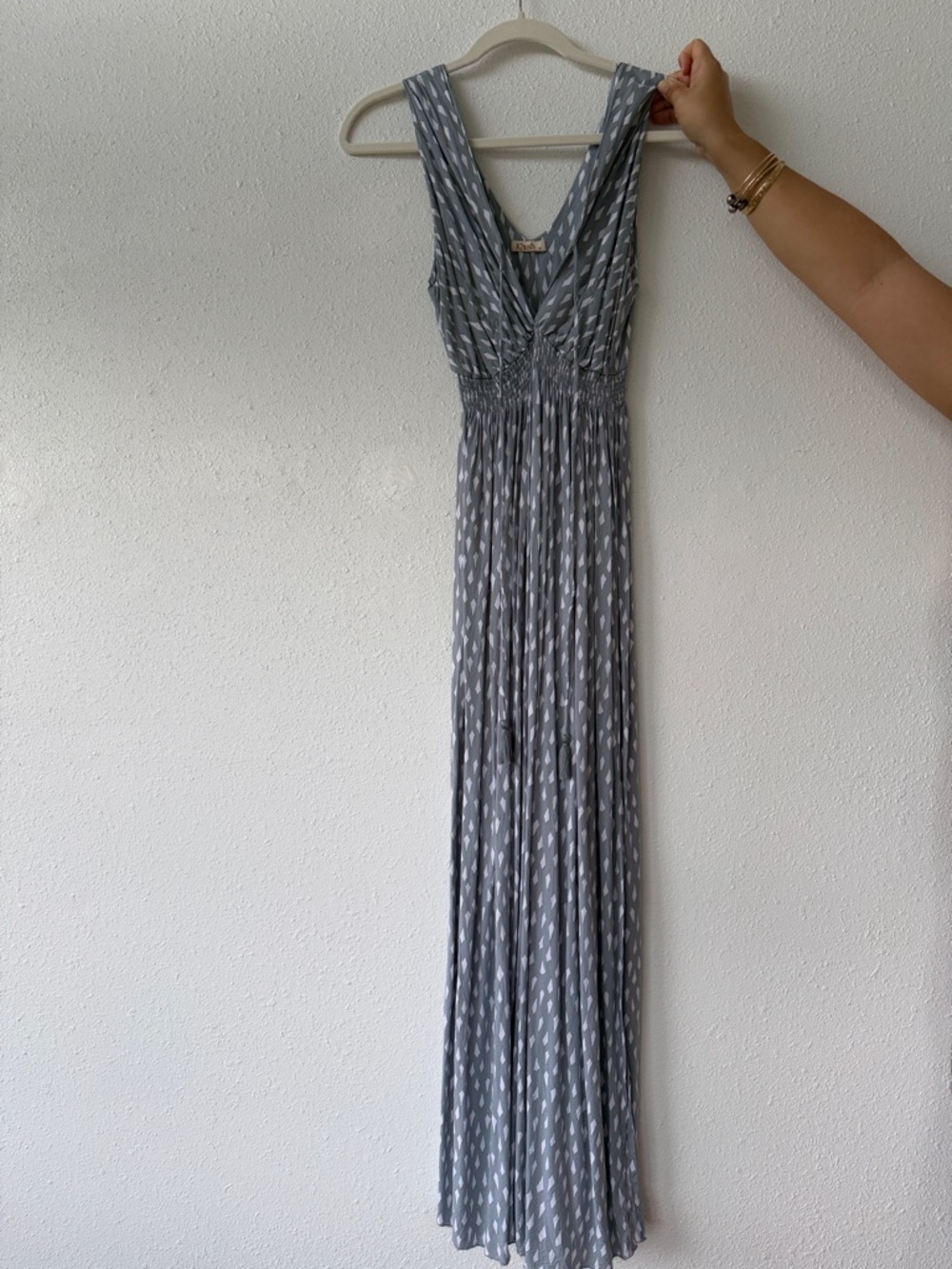 KHUSH - Gray Printed Sleeveless Maxi Dress - Medium